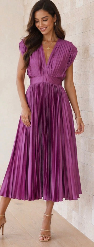 Ivy & Grace™ | Timeless Pleated Midi Dress