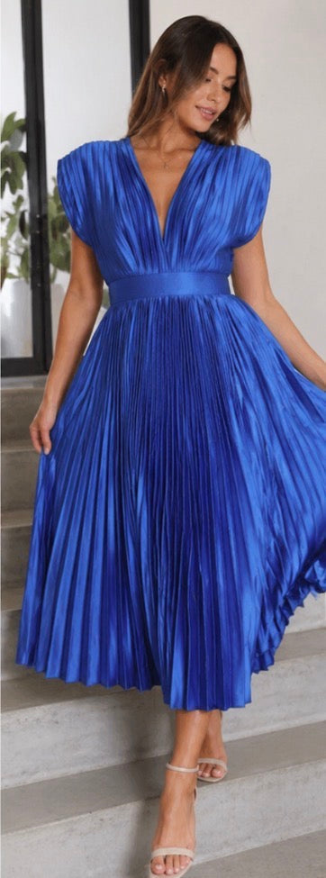 Ivy & Grace™ | Timeless Pleated Midi Dress